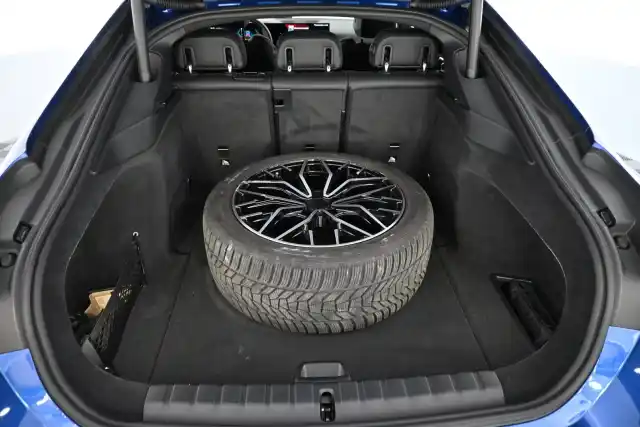 Sininen Sedan, BMW i4 – VAR-06830