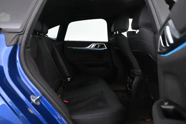 Sininen Sedan, BMW i4 – VAR-06830