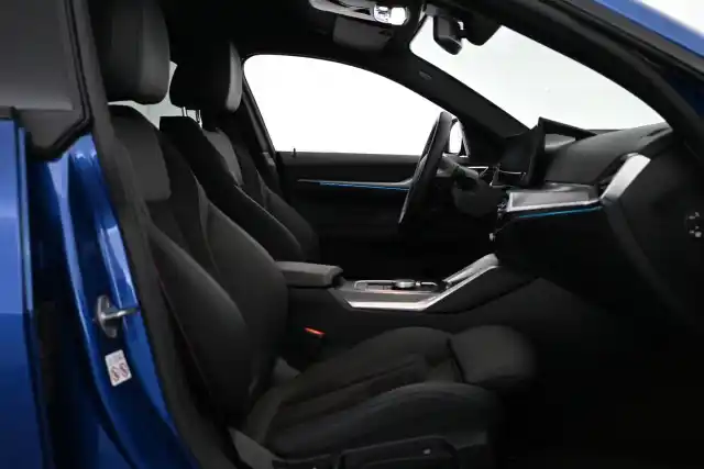 Sininen Sedan, BMW i4 – VAR-06830