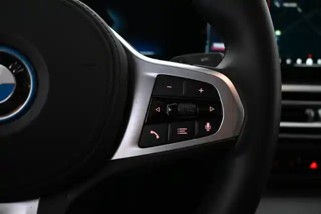 Sininen Sedan, BMW i4 – VAR-06830