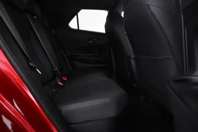 Punainen Maastoauto, Toyota C-HR – VAR-06965
