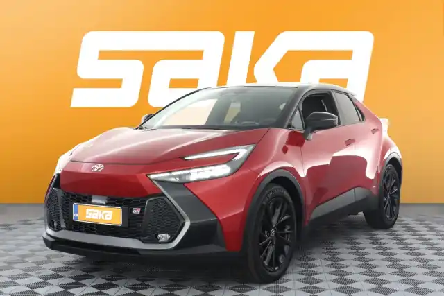 Punainen Maastoauto, Toyota C-HR – VAR-06965
