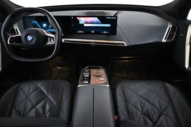 Harmaa Maastoauto, BMW iX – VAR-07001