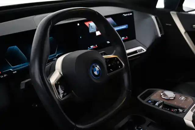 Harmaa Maastoauto, BMW iX – VAR-07001