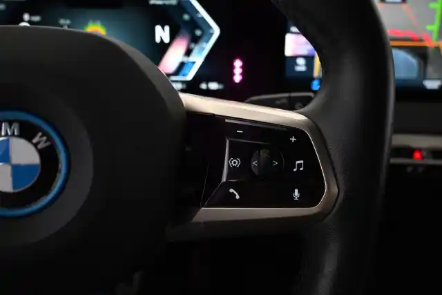 Harmaa Maastoauto, BMW iX – VAR-07001