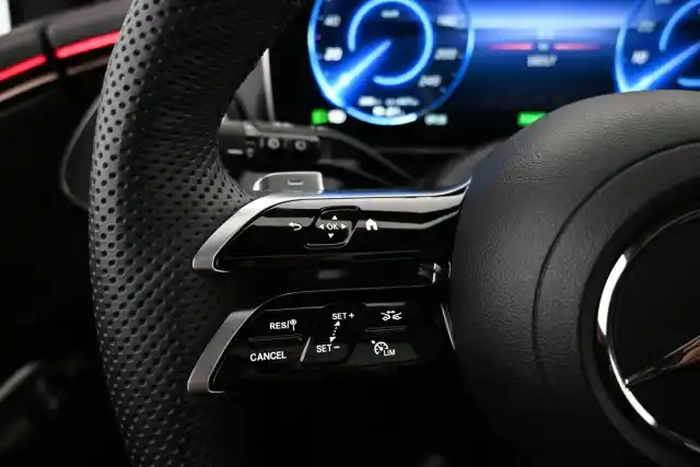 Sininen Maastoauto, Mercedes-Benz EQE SUV – VAR-07006