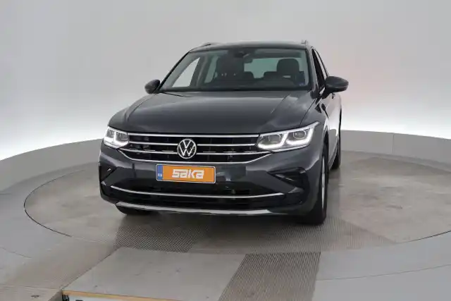 Harmaa Maastoauto, Volkswagen Tiguan – VAR-07085