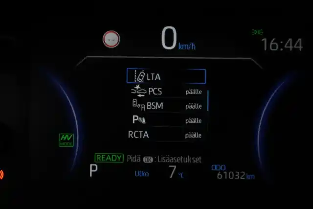 Valkoinen Maastoauto, Toyota RAV4 Plug-in – VAR-07138