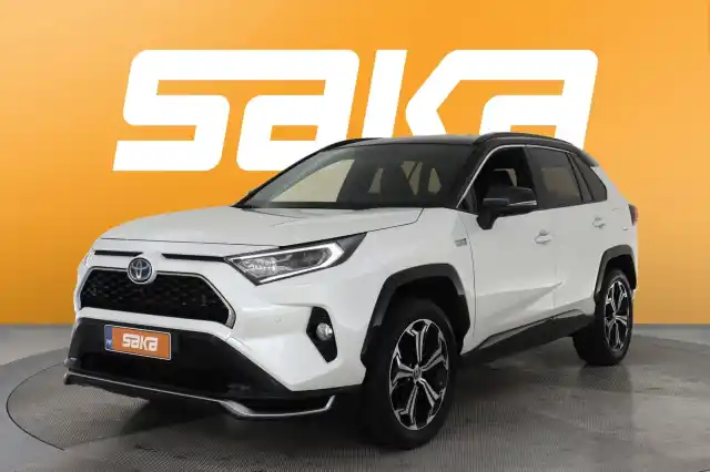 Valkoinen Maastoauto, Toyota RAV4 Plug-in – VAR-07138