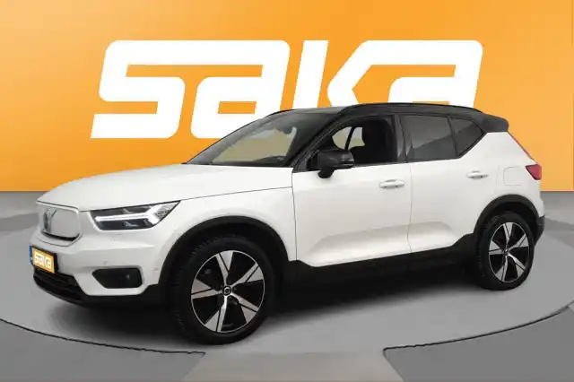 Valkoinen Maastoauto, Volvo XC40 – VAR-07419