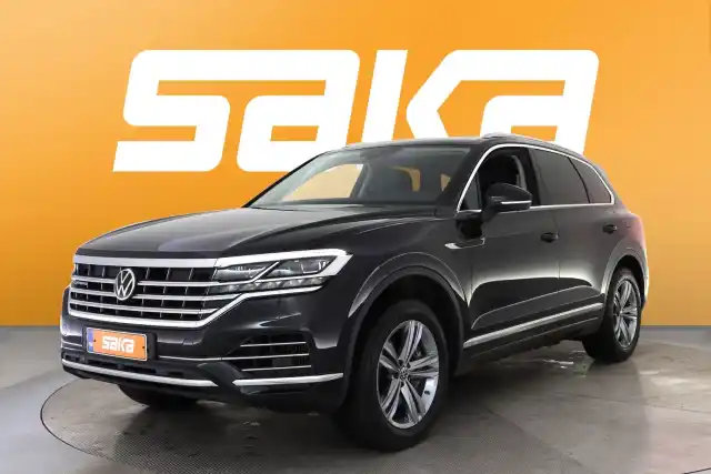 Musta Maastoauto, Volkswagen Touareg – VAR-07499