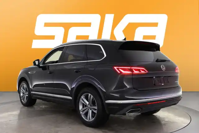 Musta Maastoauto, Volkswagen Touareg – VAR-07499