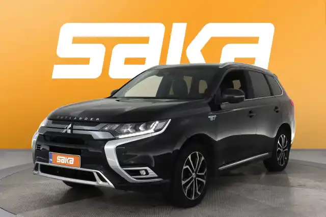 Musta Maastoauto, Mitsubishi Outlander PHEV – VAR-07515