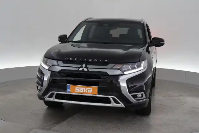 Musta Maastoauto, Mitsubishi Outlander PHEV – VAR-07515