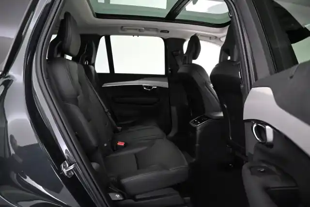 Musta Maastoauto, Volvo XC90 – VAR-07523