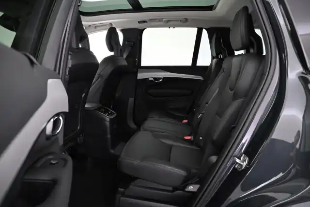 Musta Maastoauto, Volvo XC90 – VAR-07523