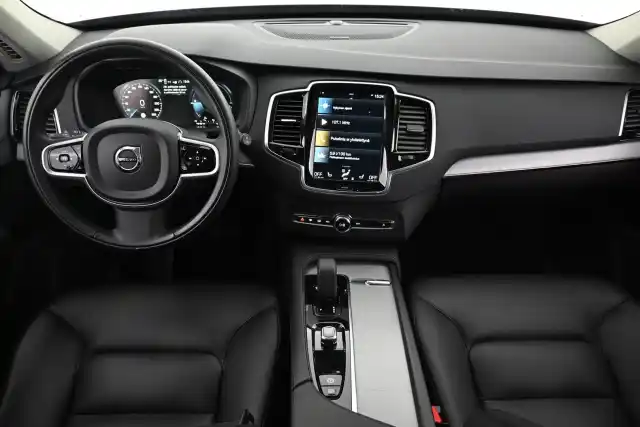 Musta Maastoauto, Volvo XC90 – VAR-07523
