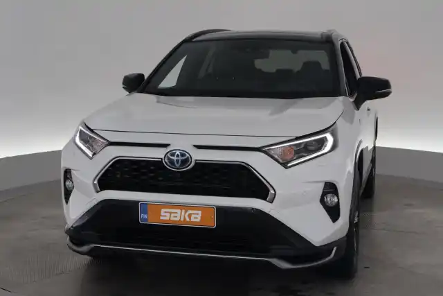 Valkoinen Maastoauto, Toyota RAV4 Plug-in – VAR-07552