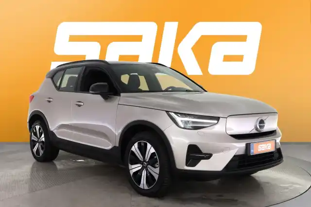 Harmaa Maastoauto, Volvo XC40 – VAR-07552