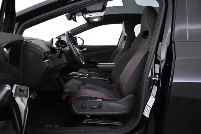 Musta Maastoauto, Volkswagen ID.4 – VAR-07618