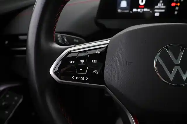 Musta Maastoauto, Volkswagen ID.4 – VAR-07618
