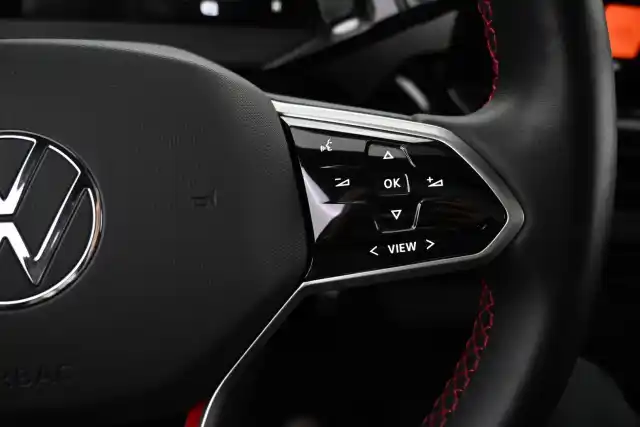 Musta Maastoauto, Volkswagen ID.4 – VAR-07618