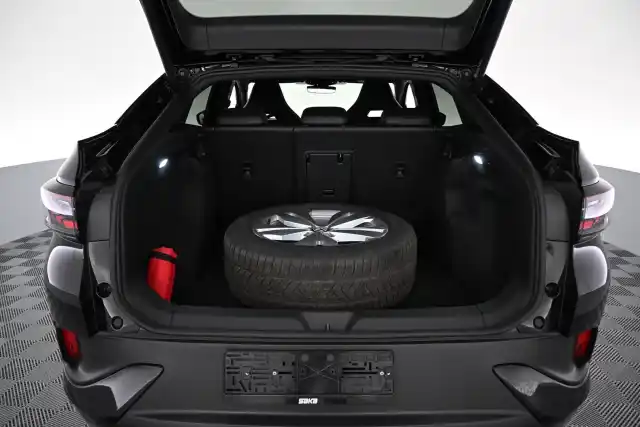 Musta Maastoauto, Volkswagen ID.4 – VAR-07618