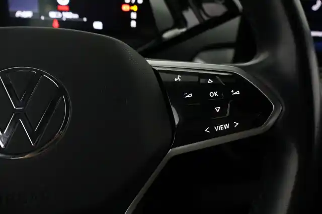 Valkoinen Viistoperä, Volkswagen ID.4 – VAR-07700