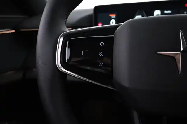 musta Maastoauto, Polestar 4 – VAR-07890