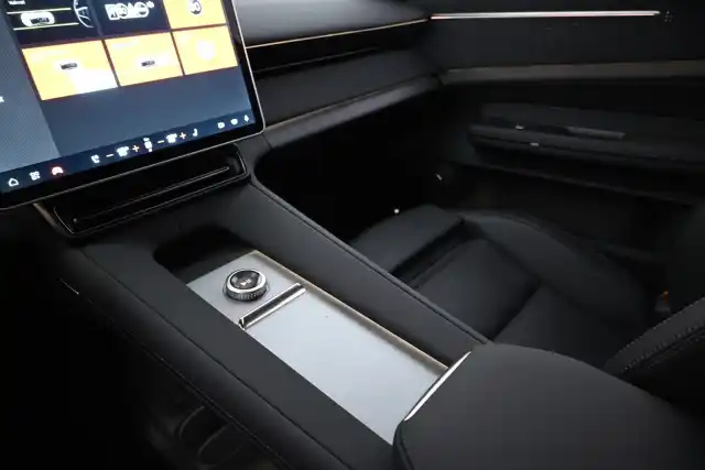 musta Maastoauto, Polestar 4 – VAR-07890