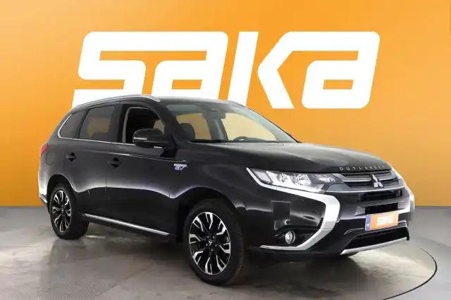 Musta Maastoauto, Mitsubishi Outlander PHEV – VAR-07912