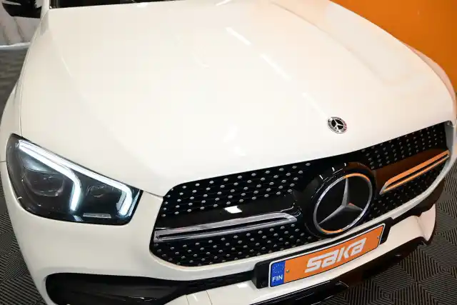 Valkoinen Coupe, Mercedes-Benz GLE – VAR-07947