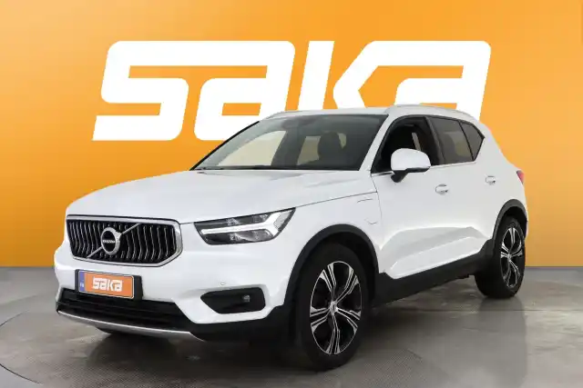 Valkoinen Maastoauto, Volvo XC40 – VAR-07948