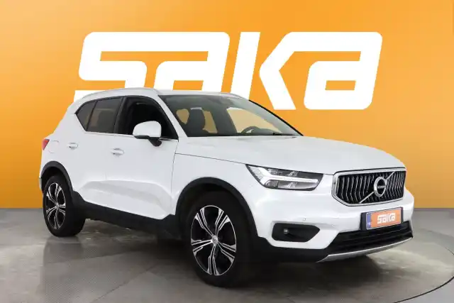 Valkoinen Maastoauto, Volvo XC40 – VAR-07948