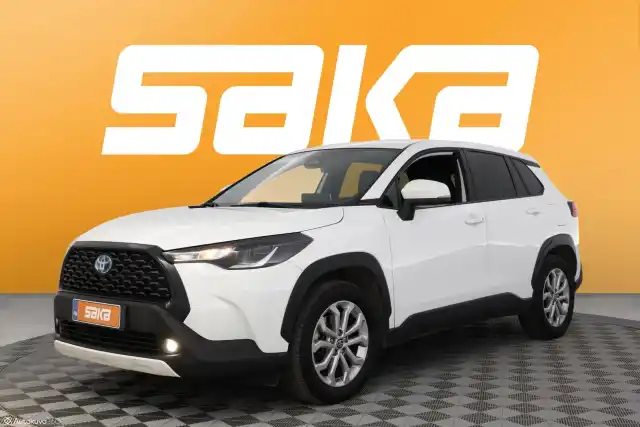 Valkoinen Maastoauto, Toyota Corolla Cross – VAR-07956