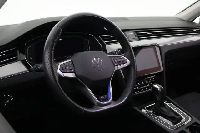 Musta Farmari, Volkswagen Passat – VAR-07964