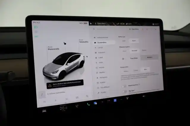 Valkoinen Maastoauto, Tesla Model Y – VAR-07986