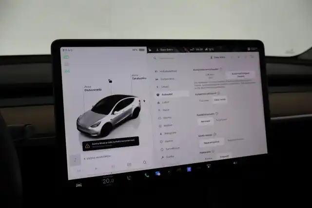 Valkoinen Maastoauto, Tesla Model Y – VAR-07986