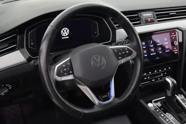 Musta Farmari, Volkswagen Passat – VAR-08031