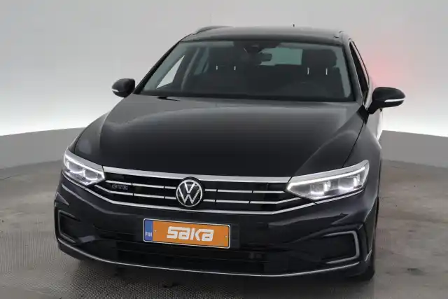 Musta Farmari, Volkswagen Passat – VAR-08031