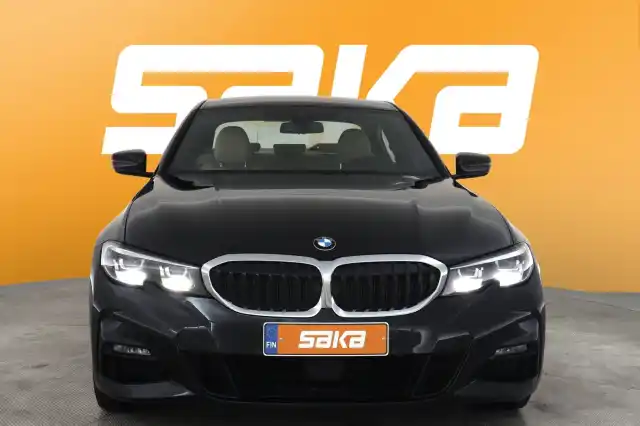 Musta Sedan, BMW 330 – VAR-08103