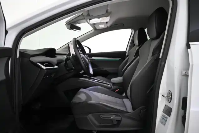 Valkoinen Maastoauto, Skoda Enyaq – VAR-08178