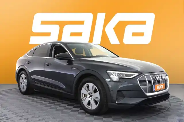 Harmaa Maastoauto, Audi e-tron – VAR-08395