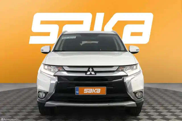 Valkoinen Maastoauto, Mitsubishi Outlander – VAR-08455