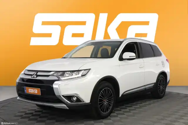 Valkoinen Maastoauto, Mitsubishi Outlander – VAR-08455