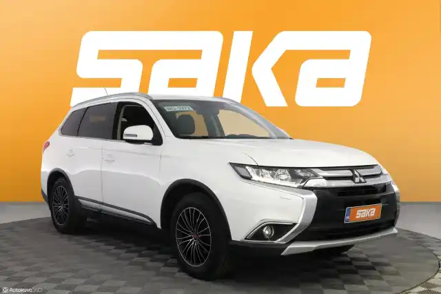 Valkoinen Maastoauto, Mitsubishi Outlander – VAR-08455