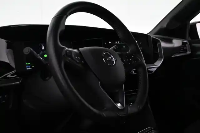 Musta Maastoauto, Opel Mokka-e – VAR-08468