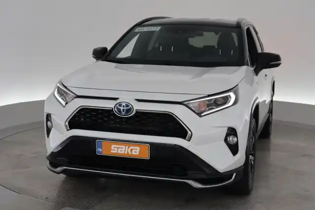 Valkoinen Maastoauto, Toyota RAV4 Plug-in – VAR-08497