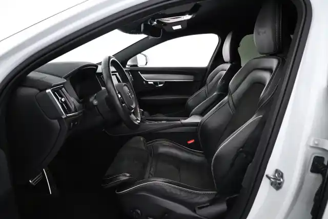 Valkoinen Farmari, Volvo V90 – VAR-08537