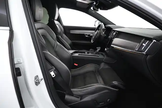 Valkoinen Farmari, Volvo V90 – VAR-08537